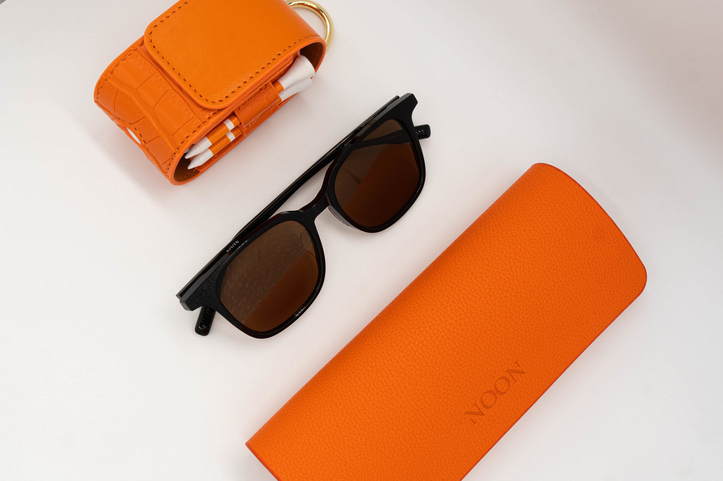 Full golf sunglasses set including the Paxton, Sunglasses case and a Golf Ball Pouch